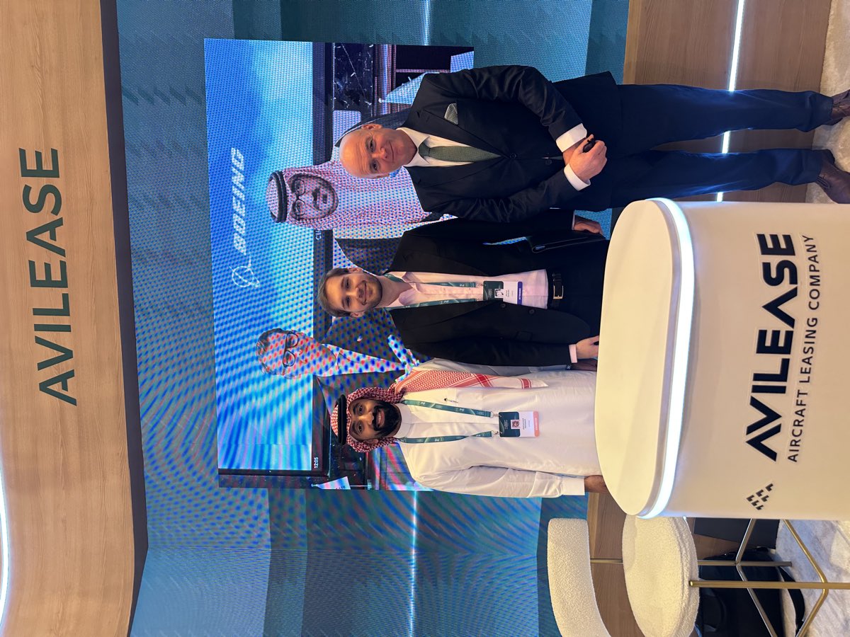 Meeting with partners at the AviLease stand during the PIF Forum.